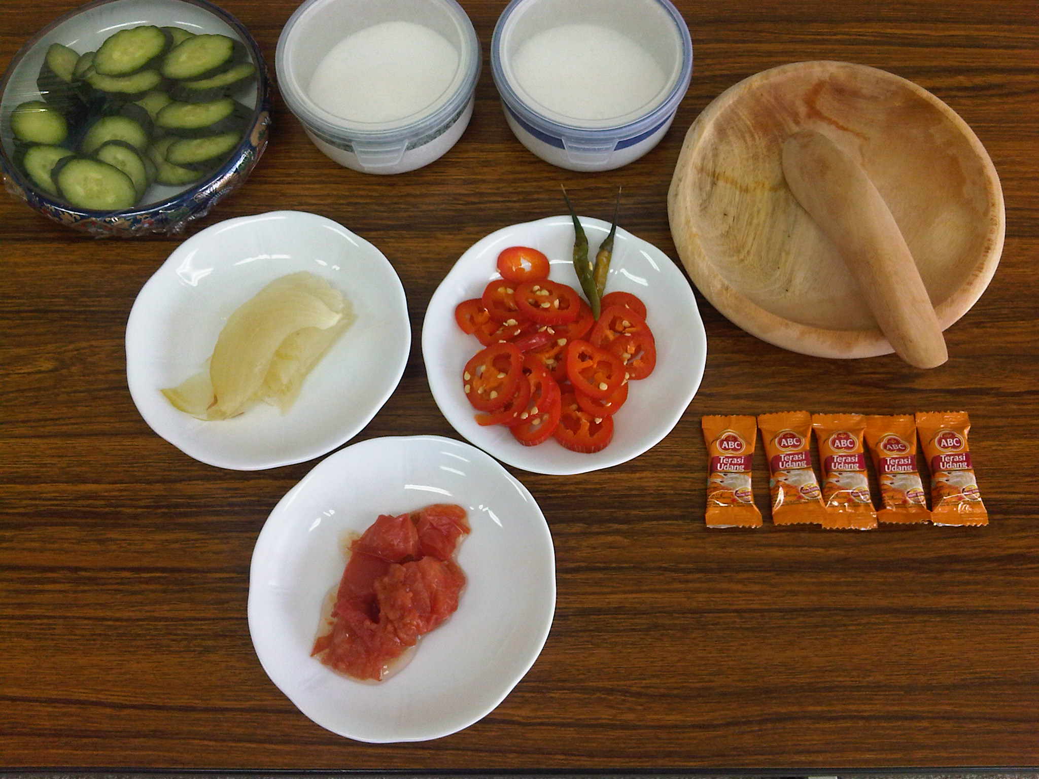 making sambal terasi